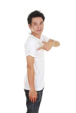 adam t-shirt (yan görünümü ile)