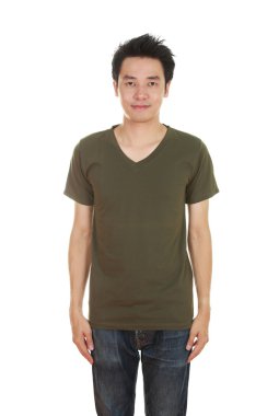 adam boş t-shirt ile 