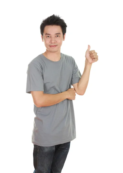 Başparmak yukarıya ile boş t-shirt erkekte — Stok fotoğraf