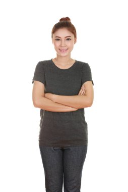 çarpı işareti, kollu t-shirt giyen kadın