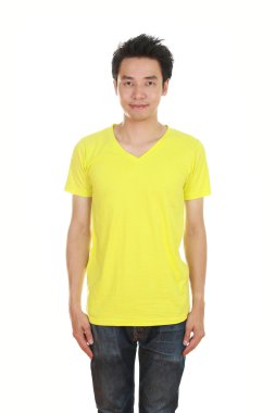 adam boş t-shirt ile 