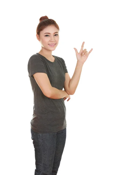 T-shirt kadında el işareti ile seni seviyorum — Stok fotoğraf
