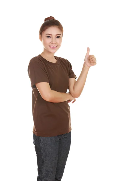 Женщина в пустой футболке с большими пальцами вверх — стоковое фото