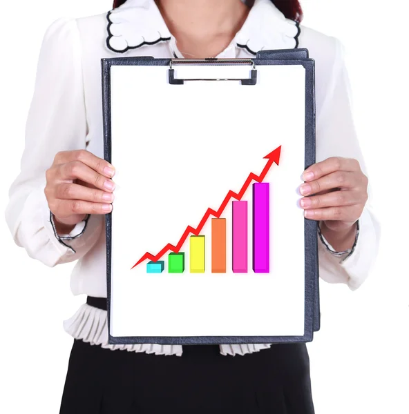 Affärskvinna som innehar ett urklipp med business graf — Stockfoto