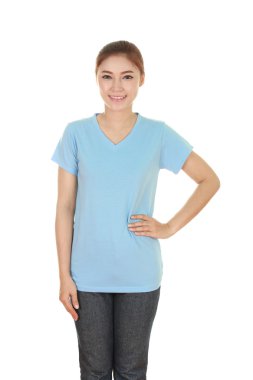 genç güzel kadın, boş t-shirt