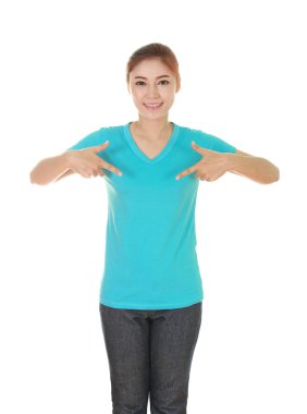 genç güzel kadın, boş t-shirt