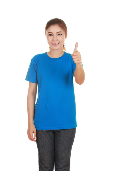 Frau im weißen T-Shirt mit erhobenem Daumen — Stockfoto