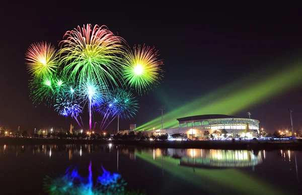 Schönes Feuerwerk über dem Stadion — Stockfoto