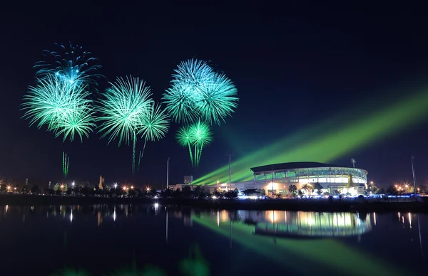 Schönes Feuerwerk über dem Stadion — Stockfoto