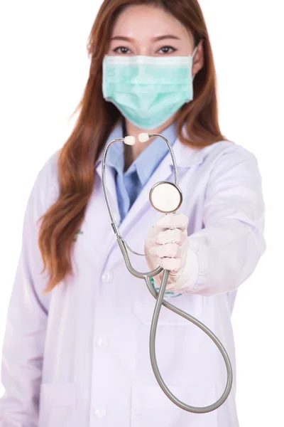 Medico femminile con maschera e stetoscopio — Foto Stock