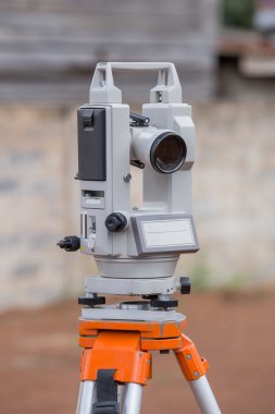 Arazi ekipman tacheometer veya teodolit açık havada