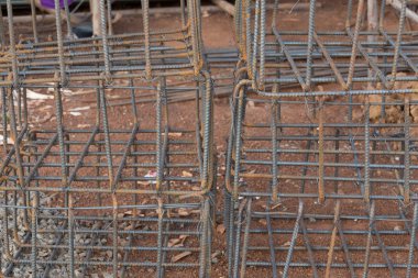 Çelik çubuklar veya kullanılan barlar için delik inşaat kutup