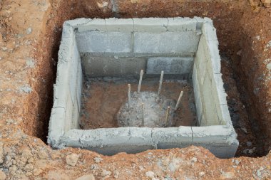 İnşaat site bina kutbunda delik hazırlamak