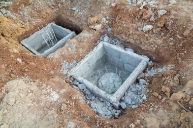 İnşaat site bina kutbunda delik hazırlamak