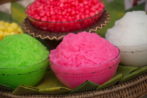 Sarim, fideos dulces en jarabe de leche de coco — Foto de Stock