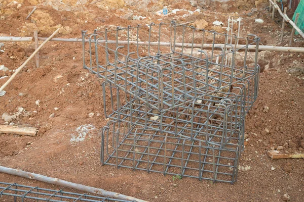 Barre o barre di acciaio utilizzate per il foro del palo da costruzione — Foto Stock