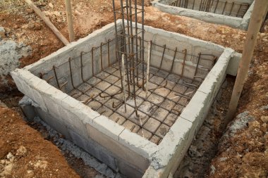 İnşaat site bina kutbunda delik 