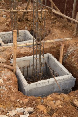İnşaat site bina kutbunda delik 