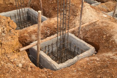 İnşaat site bina kutbunda delik 