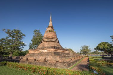Sukhothai tarihi park antik Budist tapınağı kalıntıları
