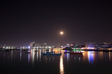 Cityscape Pattaya Beach gece 