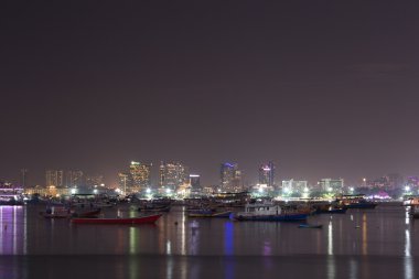 Cityscape Pattaya Beach gece 