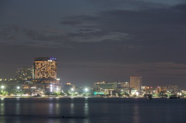 Cityscape Pattaya Beach gece 