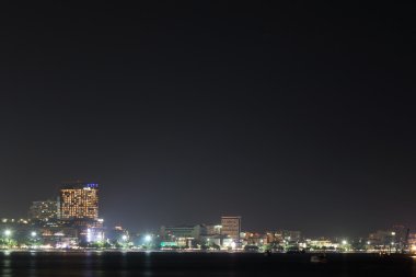 Cityscape Pattaya Beach gece 