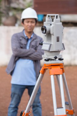 Arazi ekipman tacheometer veya teodolit açık havada