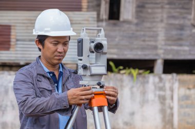 Mühendisler tacheometer veya teodolit anket satırı sütun için kullanın 
