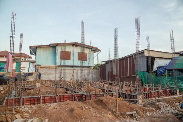 Haste de aço para feixe e pilar no local de construção — Fotografia de Stock