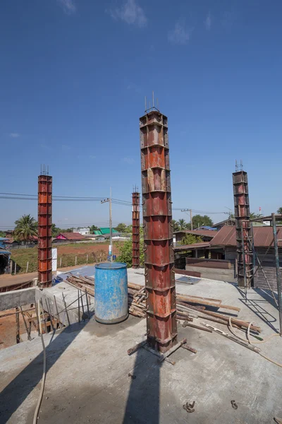 Molde pilar de concreto para a construção da casa — Fotografia de Stock