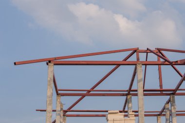 Yapısal çelik kiriş konut dayanıklı binanın çatı üzerinde