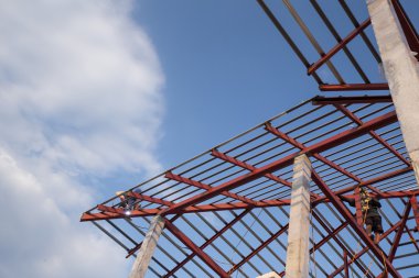 Yapısal çelik kiriş konut dayanıklı binanın çatı üzerinde