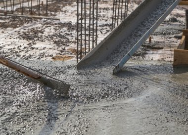 Ticari Betonlama binanın katları sırasında dökülen beton