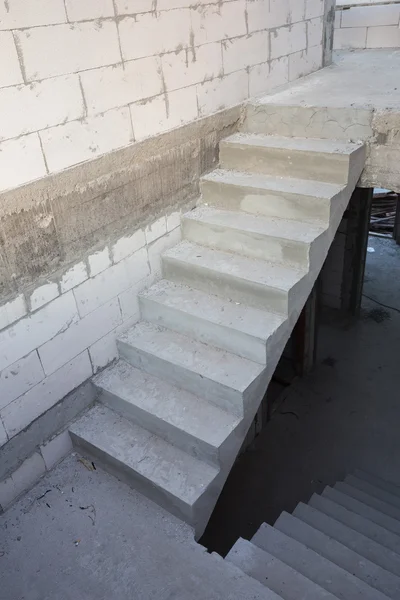 주거 집 침에 계단 시멘트 콘크리트 구조 — 스톡 사진