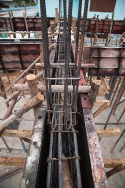 Pillar ve ışın inşa ediliyor