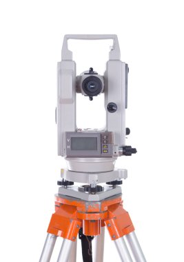 Anket ekipman teodolit bir tripod üzerinde. beyaz izole