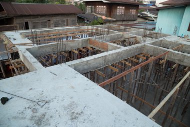 Pillar ve ışın inşa ediliyor