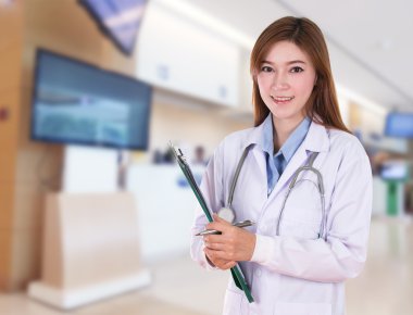 kadın doktor ile sağlık raporu