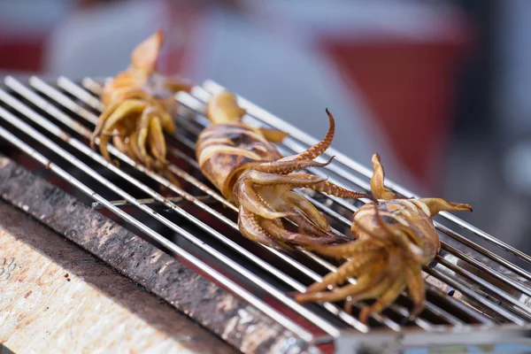 B-B-Q Grilled Squid in the market — Stock Photo, Image