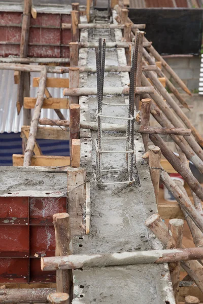 Pillar and beam being constructed — Stock Photo, Image