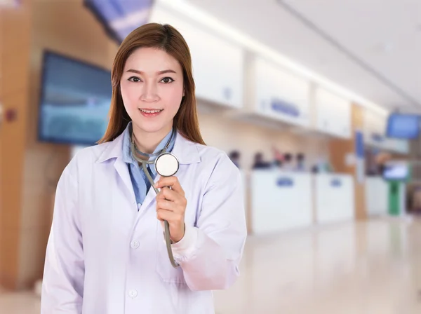 Female doctor with stethoscope — Stock Photo, Image