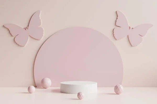 Arka duvarında pembe kelebekler olan beyaz daire şeklinde bir podyum.