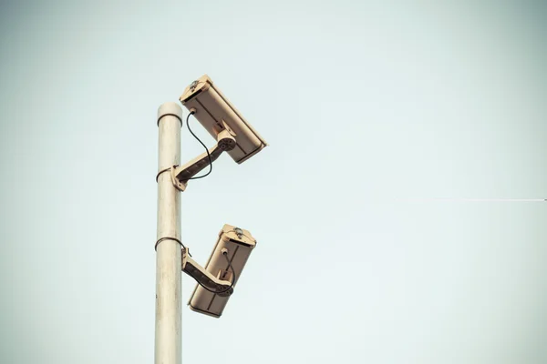 Telecamera di sicurezza di due riprese di videosorveglianza CCTV con colore vintage — Foto Stock