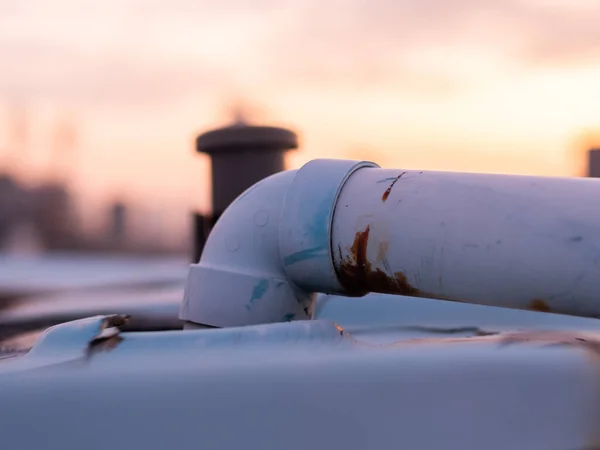 Beschadigde Kleppen Leidingen Leidingen Veel Roesten Waardoor Regelmatig Water Lekt — Stockfoto