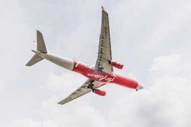 Bangkok, Tayland - 20 Mayıs 2015: Hs-Xta Airbus A330-343 Tay Airasia X iniş Don Mueang Uluslararası Havaalanı Tayland. Tay Airasia X Asya'nın en büyük düşük maliyetli havayolu şirketidir.