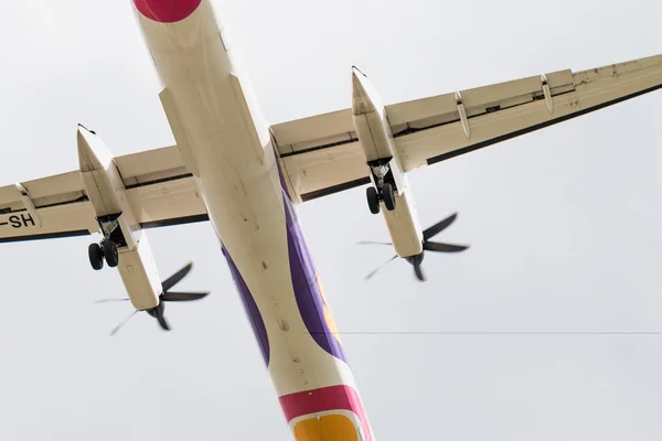 BANGKOK, THAILAND - MAY 20, 2015: HS-DQA Nok Air atr72-200 De Ha — Stock Photo, Image