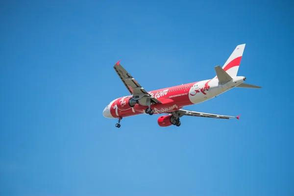 BANGKOK, TAILANDIA - 1 DE JUNIO DE 2015: HS-ABP Airbus A320-216 de AirA — Foto de Stock