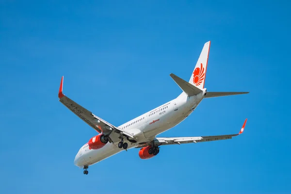 BANGKOK, TAILANDIA - 1 DE JUNIO DE 2015: HS-LTK Thai Lion Air Boeing 73 — Foto de Stock